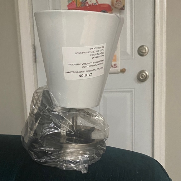 Simple Designs Basic Table Lamp - Picture 2 of 2